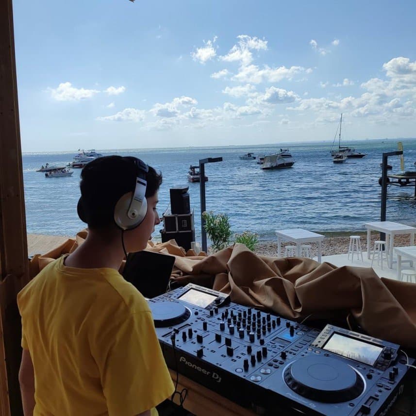DJ M. — çalışma 1
