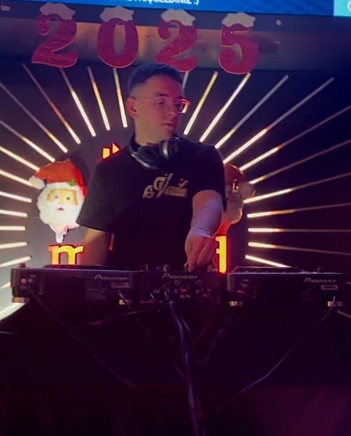 DJ F. — çalışma 1