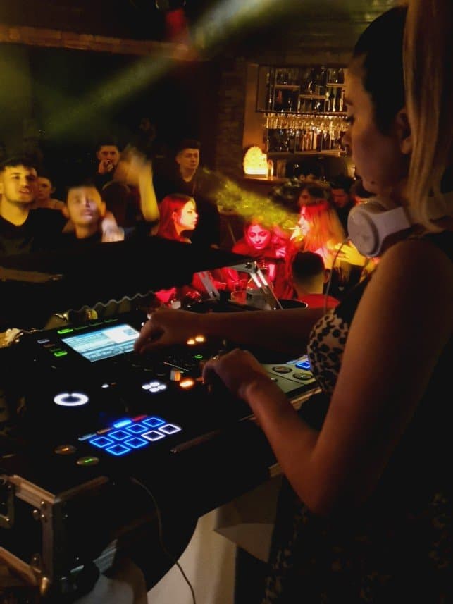 Dj R. — çalışma 1