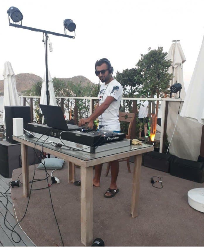 Dj S. — çalışma 1