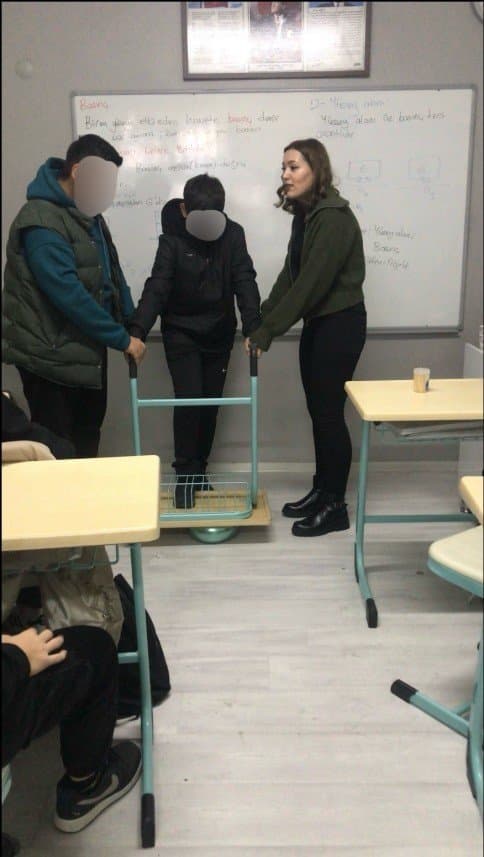 Menekşe K. — çalışma 7