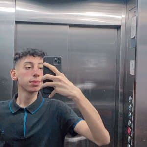 Ayberk E. profil fotoğrafı
