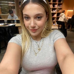 Ayşe K. profil fotoğrafı