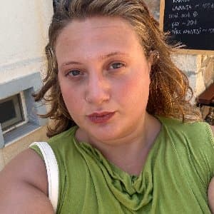 Ayşe İ. profil fotoğrafı