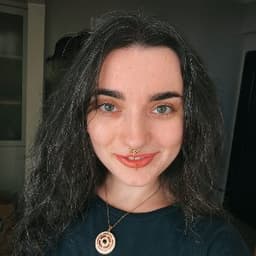 Ayşenur C. profil fotoğrafı
