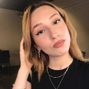 Ayşenur Ö. profil fotoğrafı