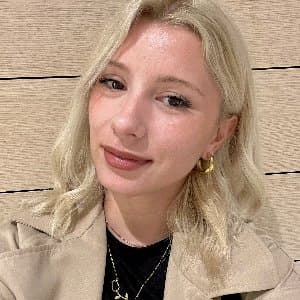Azra Y. profil fotoğrafı