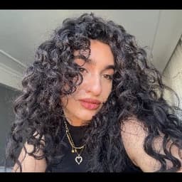 Buse S. profil fotoğrafı