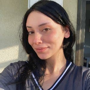 Damla Y. profil fotoğrafı