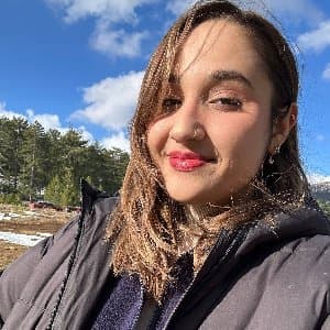 Ebrar E. profil fotoğrafı