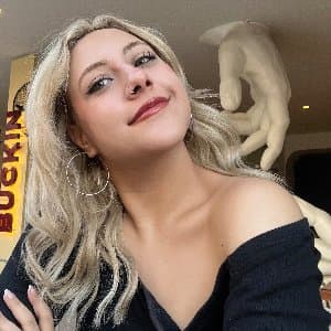 Ece B. profil fotoğrafı