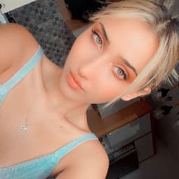 Ecem D. profil fotoğrafı