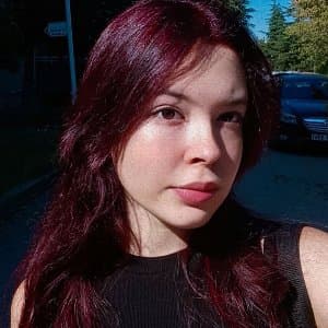 Ecem A. profil fotoğrafı