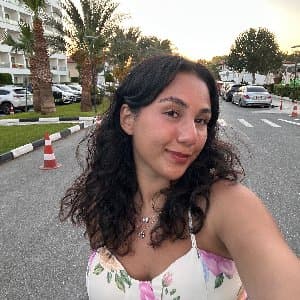 Elif Y. profil fotoğrafı