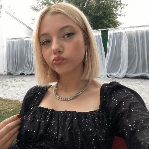 Elisa E. profil fotoğrafı