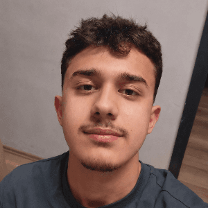 Emirhan Y. profil fotoğrafı