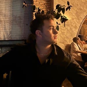 Emre V. profil fotoğrafı