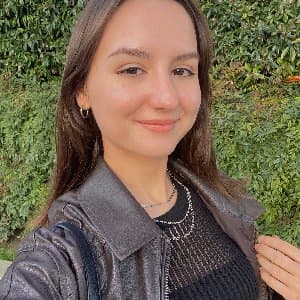 Esmanur B. profil fotoğrafı
