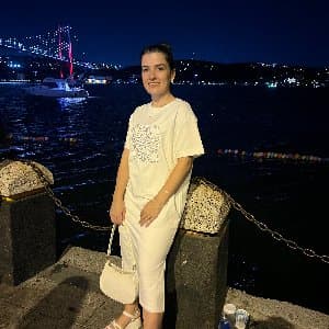 Esmeray T. profil fotoğrafı