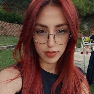 İrem Y. profil fotoğrafı