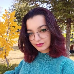 İsra Ö. profil fotoğrafı