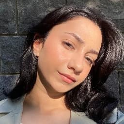 Lale Ö. profil fotoğrafı