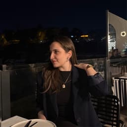 Esra Y. profil fotoğrafı