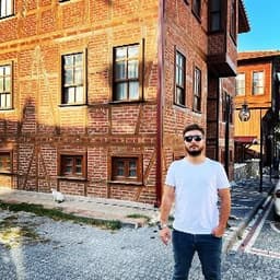 Melih K. profil fotoğrafı