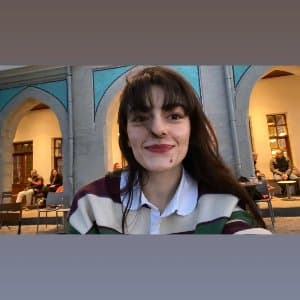 Menekşe A. profil fotoğrafı