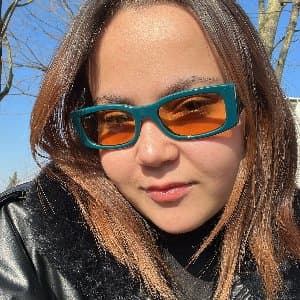 Menekşe T. profil fotoğrafı