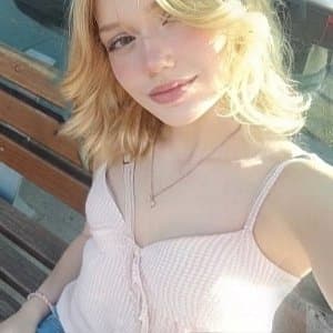Mukaddes M. profil fotoğrafı