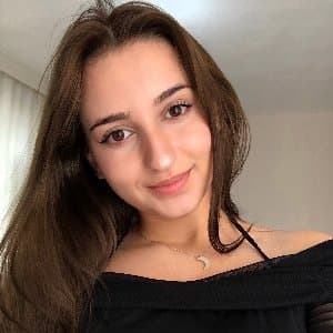 Nisanur E. profil fotoğrafı
