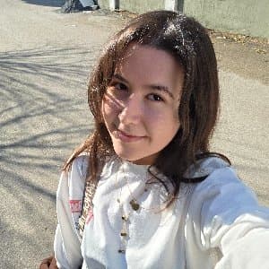 Nisanur İ. profil fotoğrafı