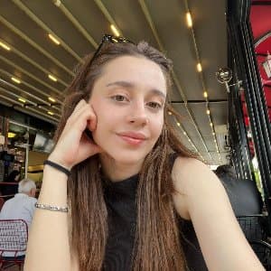 Nur T. profil fotoğrafı