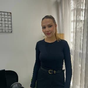 Özüm A. profil fotoğrafı