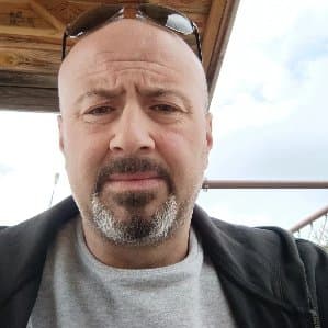 Refik T. profil fotoğrafı