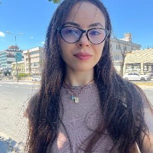 Ümmü Ö. profil fotoğrafı