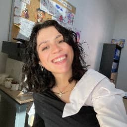 Yağmur Ç. profil fotoğrafı