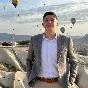 Yiğit Ö. profil fotoğrafı