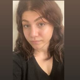 Zeynep A. profil fotoğrafı