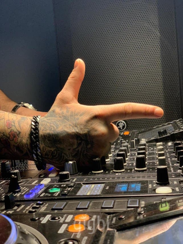 Dj İ. — çalışma 1