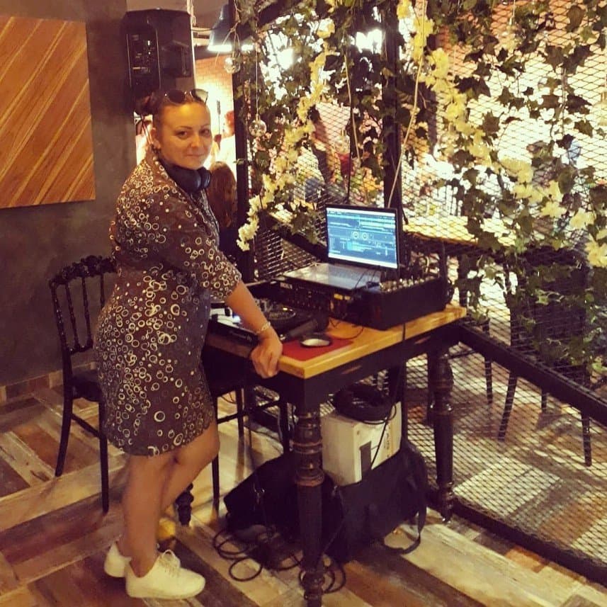 DJ İ. — çalışma 1