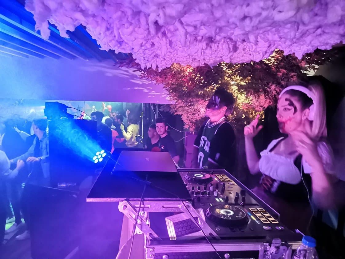 Dj R. — çalışma 5