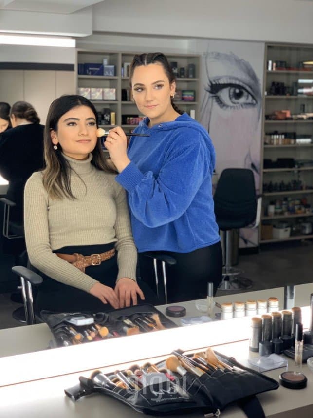 Makeup B. — çalışma 1