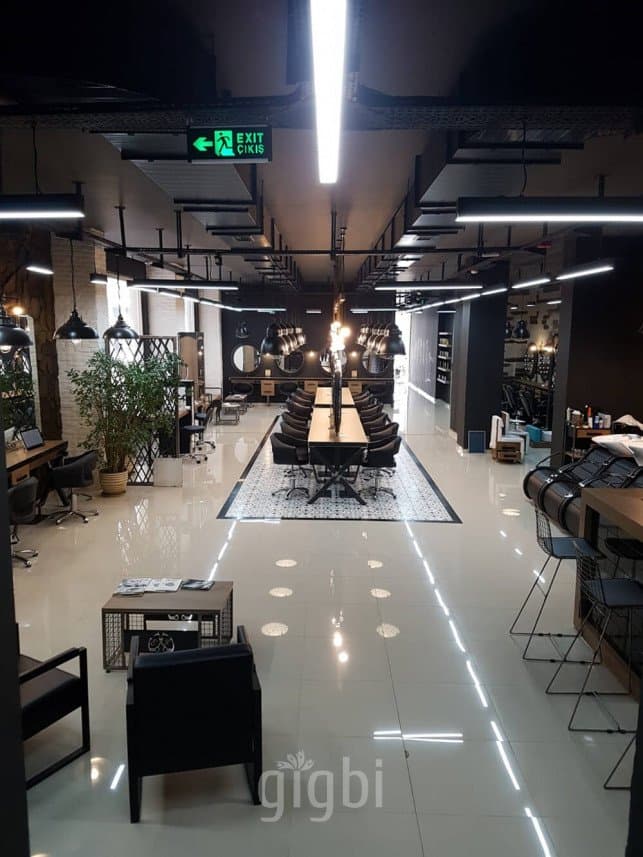 Salon Y. — çalışma 7
