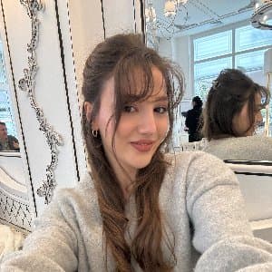 Amine K. profil fotoğrafı