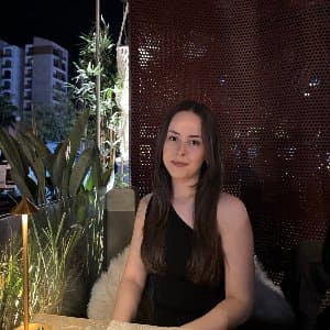 Ayşe İ. profil fotoğrafı