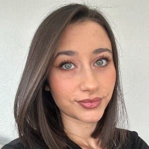 Ayşenur A. profil fotoğrafı