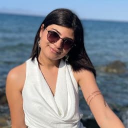 Azra K. profil fotoğrafı