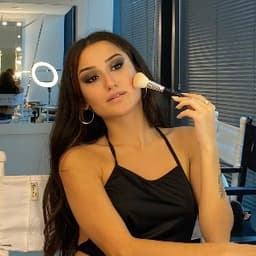 Cemre Y. profil fotoğrafı